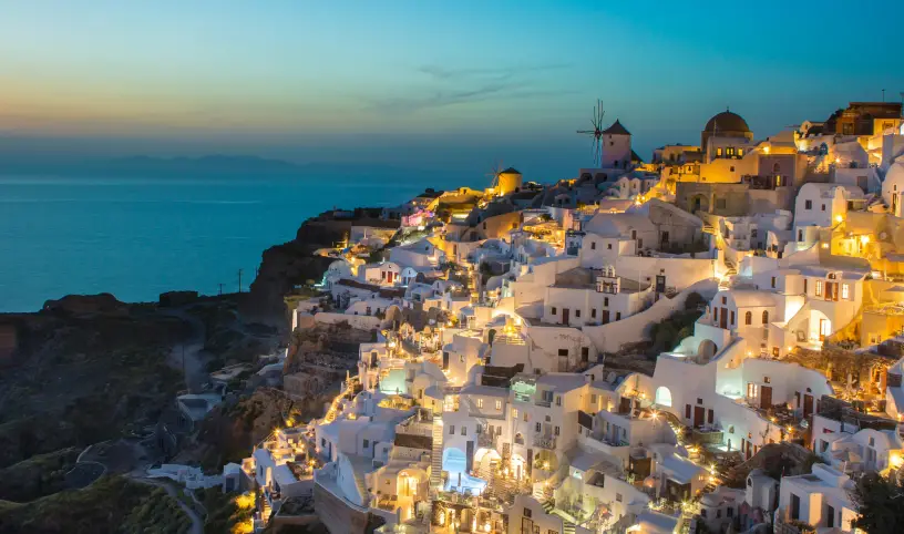 5 powodów, dla których warto wybrać się w tym roku na rejs na Santorini