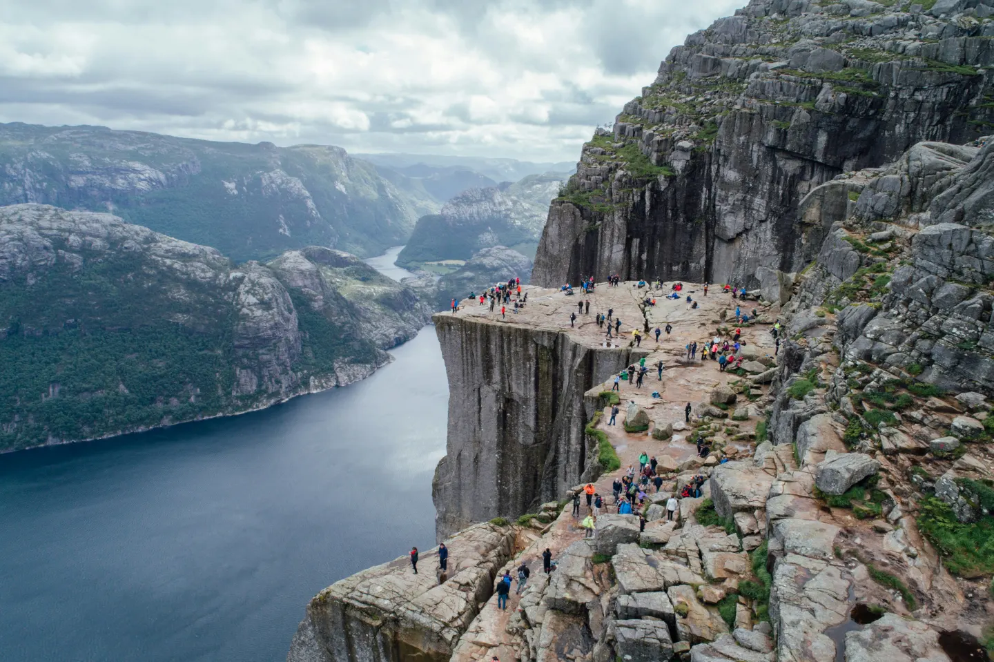 Photo by <a href="https://unsplash.com/@ivoprod?utm_content=creditCopyText&utm_medium=referral&utm_source=unsplash">Ivars Utinān;
