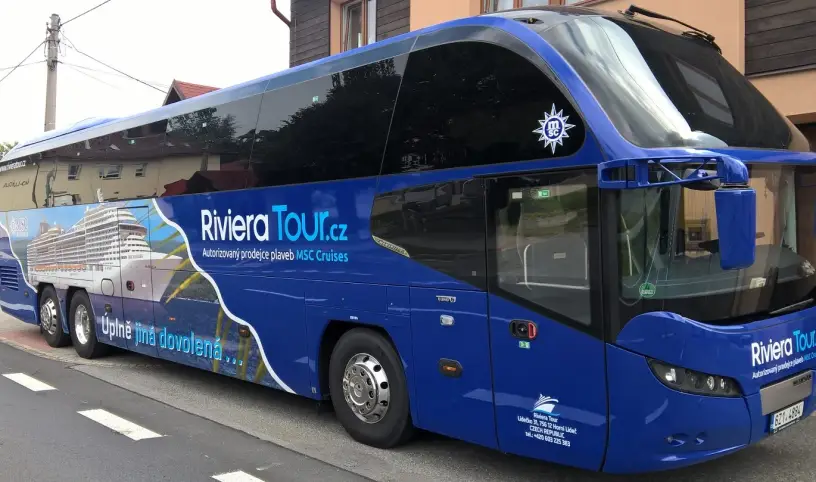 Riviera Tour przejęła nowy autobus Neoplan Cityliner