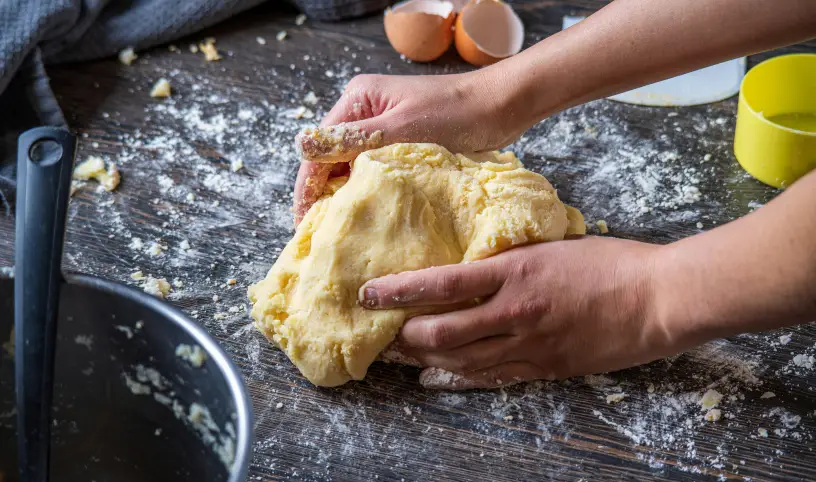 Photo by <a href="https://unsplash.com/@uniqueton?utm_content=creditCopyText&utm_medium=referral&utm_source=unsplash">Anton</a> on <a href="https://unsplash.com/photos/person-holding-bread-on-brown-wooden-table-4BOnTOTWWZc?utm_content=creditCopyText&utm_medium=referral&utm_source=unsplash">Unsplash</a>