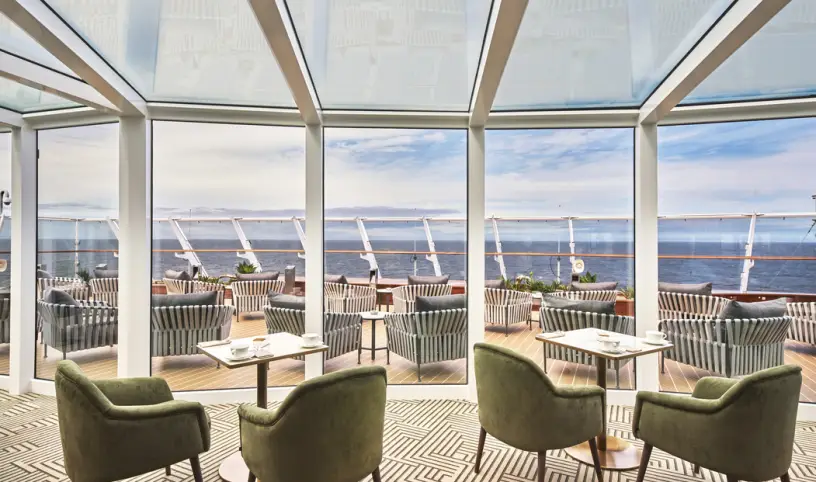 Explora Lounge: Views like from the Captain's Bridge