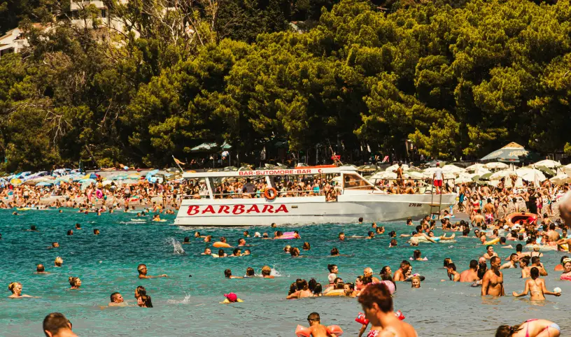 7 reasons to visit Bar