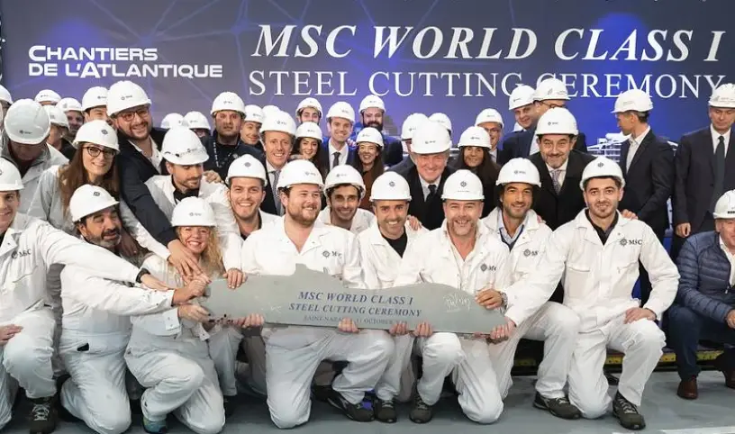 JAK SE STAVÍ LOĎ, ČÁST 3. – PRVNÍ ŘEZÁNÍ OCELI MSC WORLD EUROPA