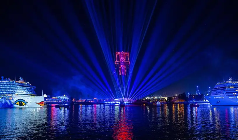 PÁR MOMENTŮ Z DNŮ NÁMOŘNÍCH PLAVEB V HAMBURKU