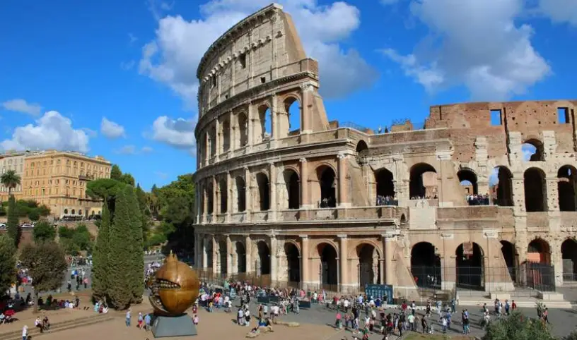 Riviera Tour nabízí první plavbu s dopravou a delegátem na Explora Journeys
