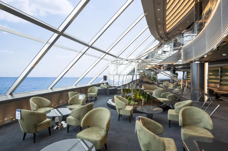 vi_16_top-sail-lounge-(6).jpg