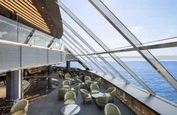 vi_16_top-sail-lounge-(7).jpg