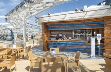 vi_19_msc-yacht-club-grill-and-bar.jpg