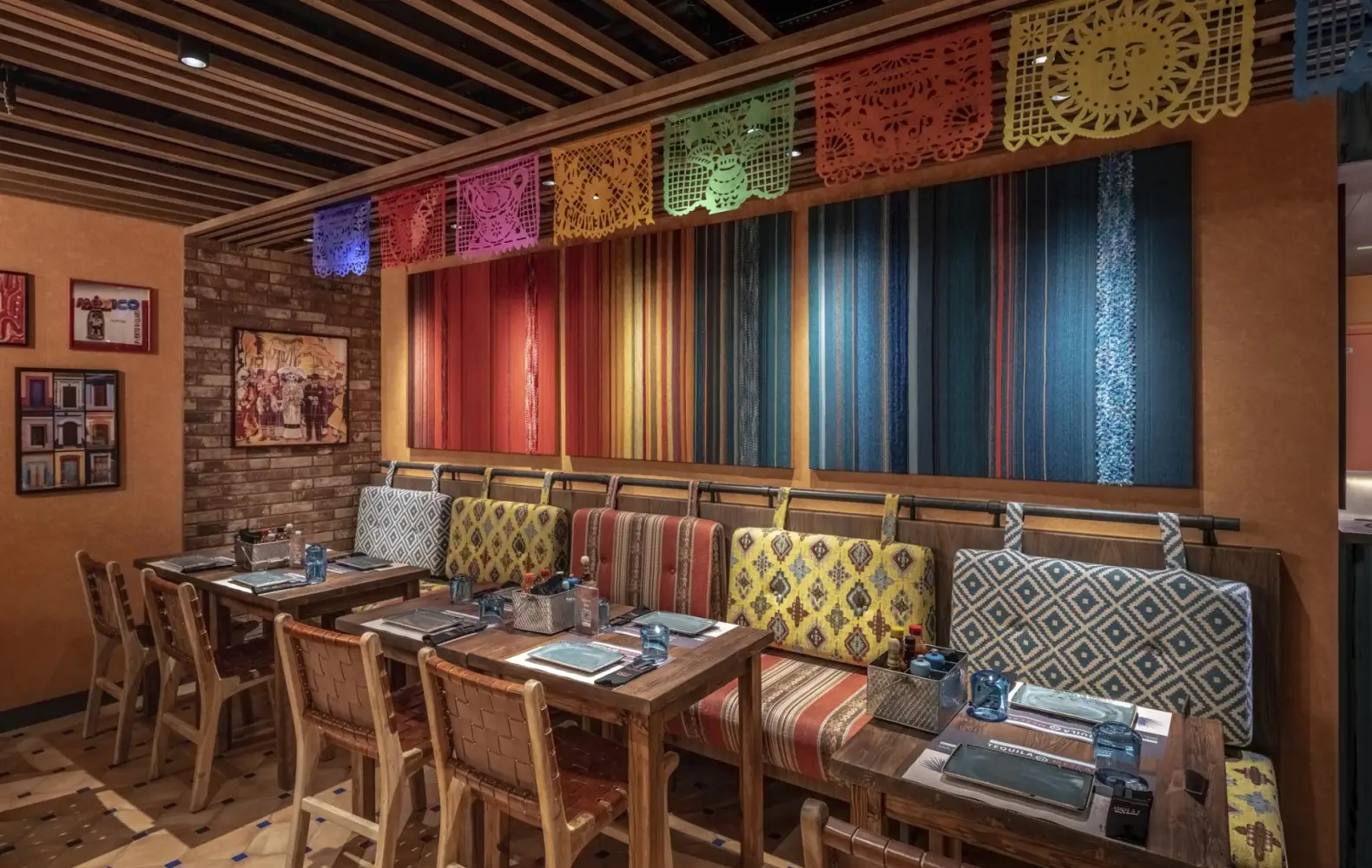 eu_07_hola!-tacos-and-cantina-(3).jpg