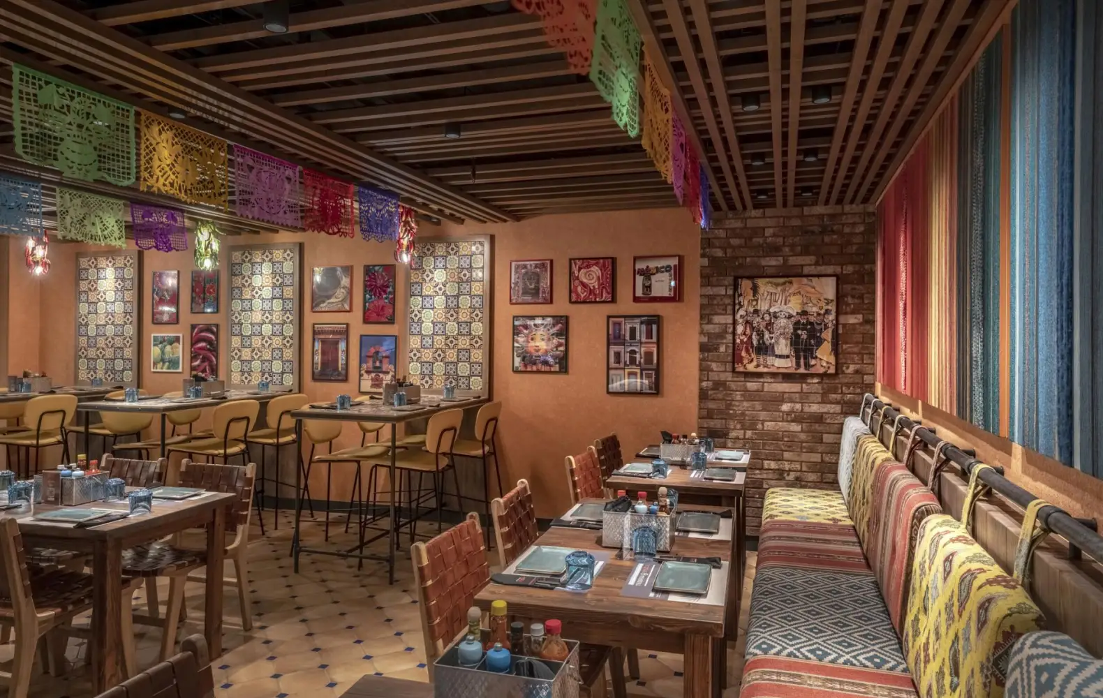 eu_07_hola!-tacos-and-cantina.jpg